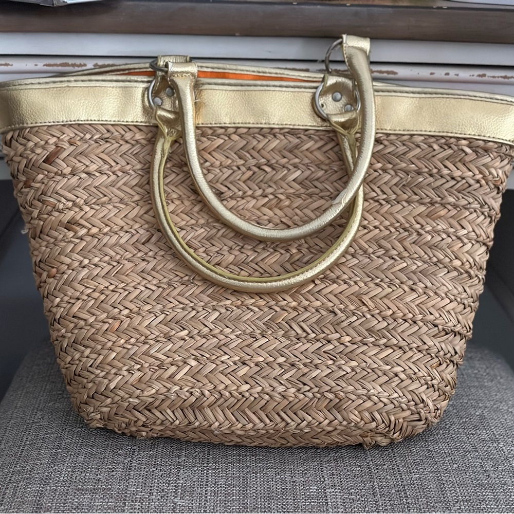 Medium size tote